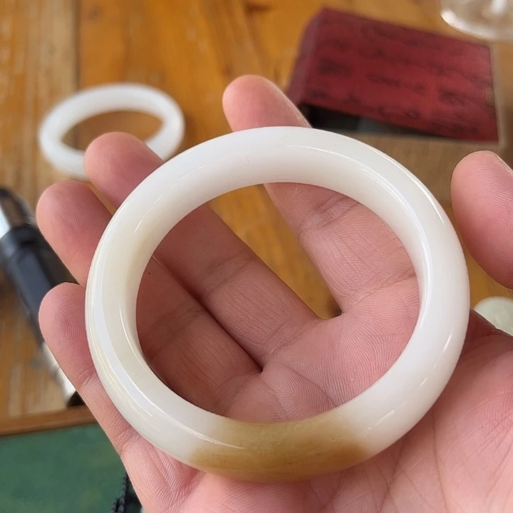 新疆一口糖手镯（备注圈口）