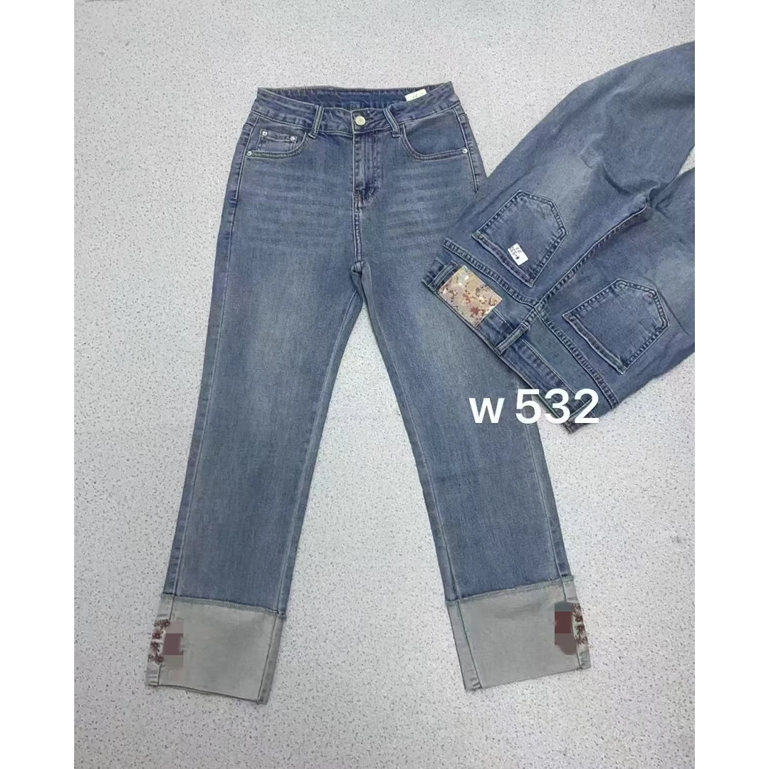 532-刺绣裤脚设计感显瘦牛仔裤女