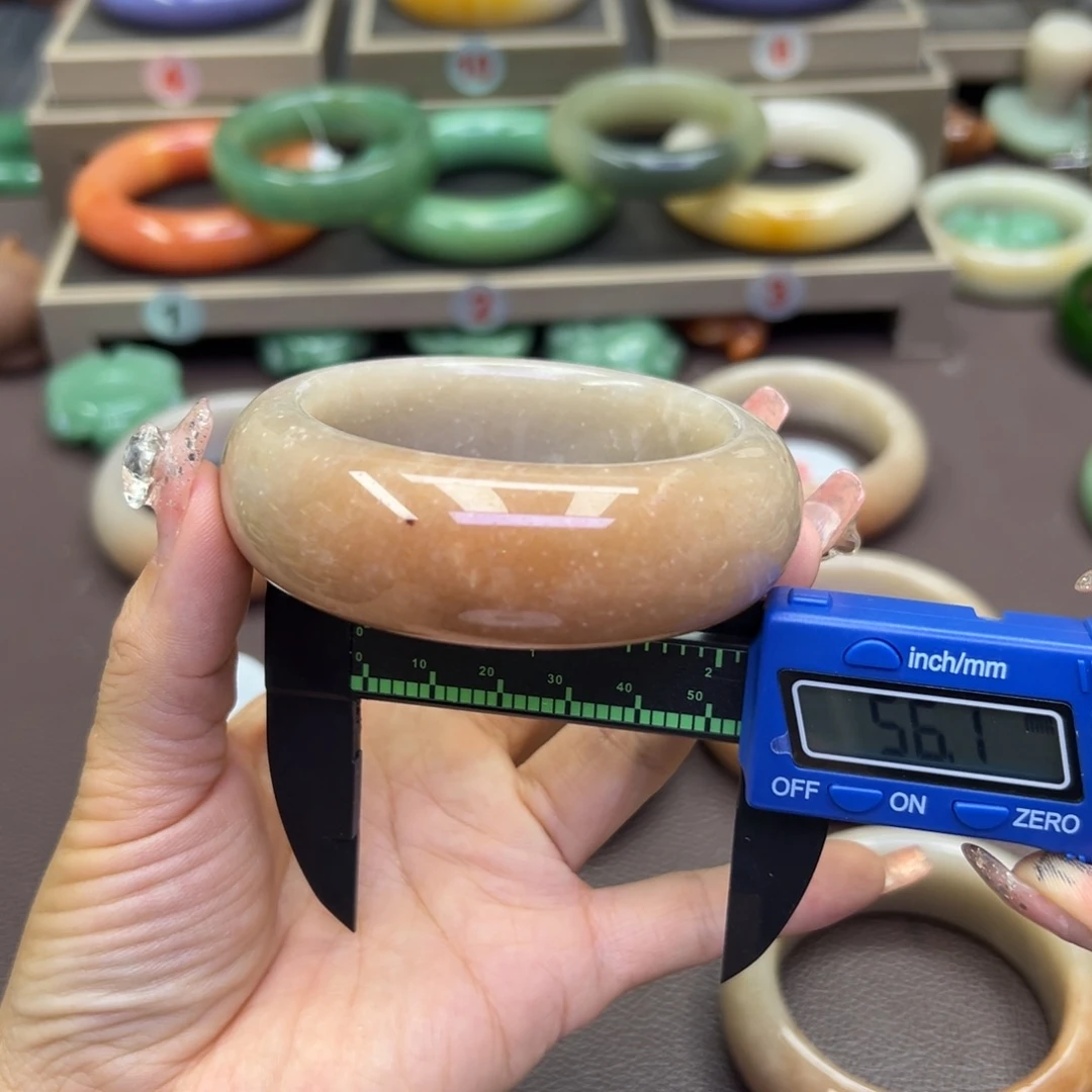 未镶嵌手镯石英岩玉