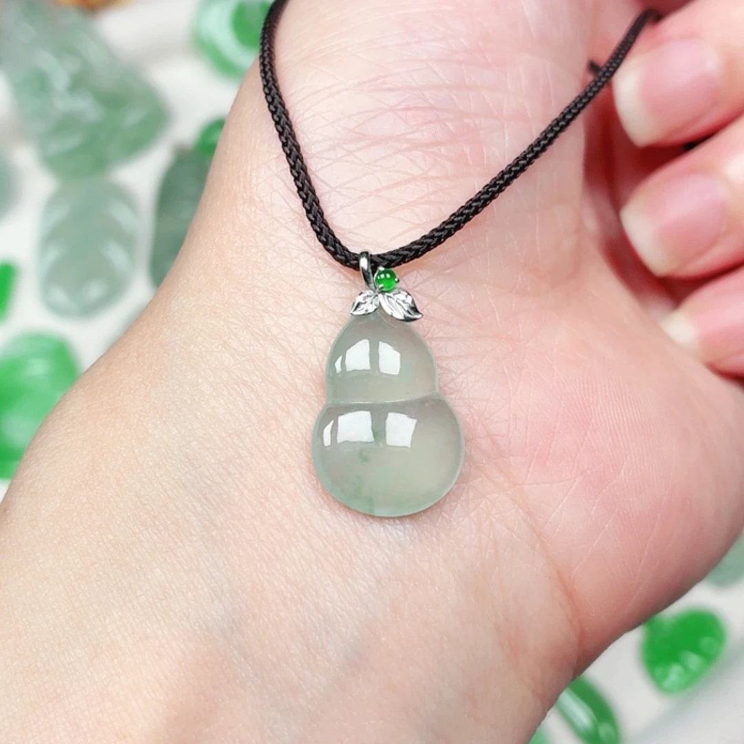 翡翠18K金镶嵌颈饰缅甸天然A货翡翠