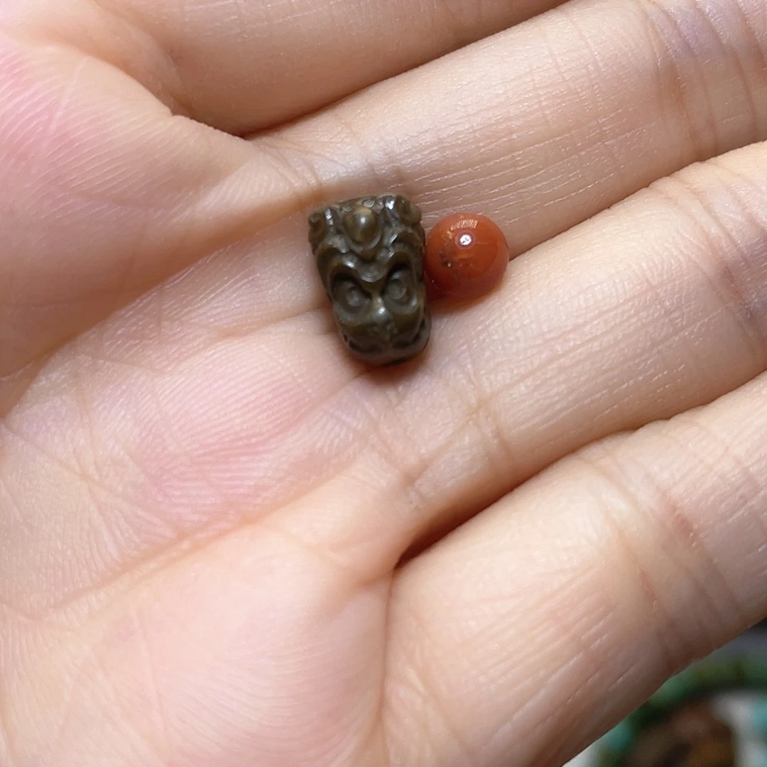 南红玛瑙配饰未镶嵌