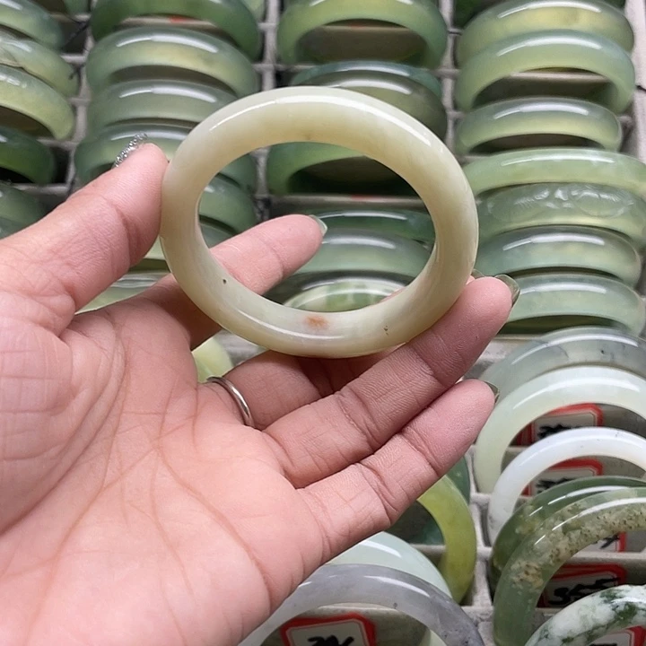 蛇纹石玉未镶嵌手镯359