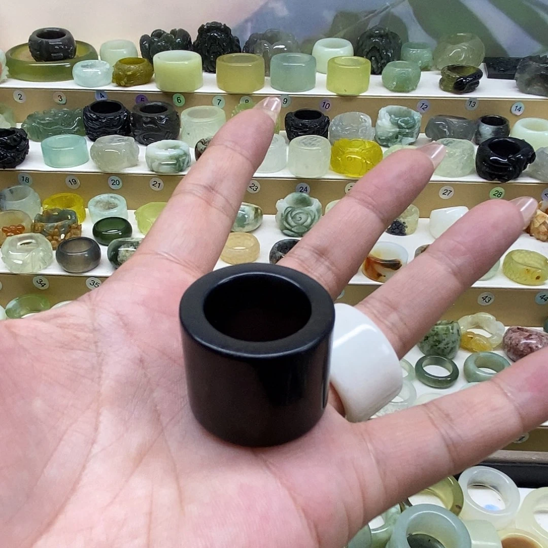 阿***.岫玉未镶嵌天然玉石戒指 岫玉