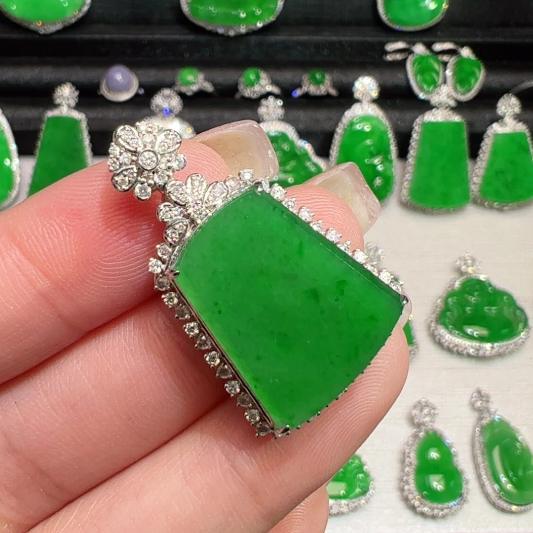 翡翠18K金镶嵌吊坠(不含链)