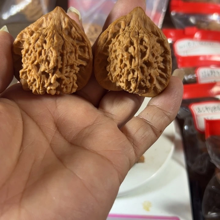 文玩核桃吊坠朱雀