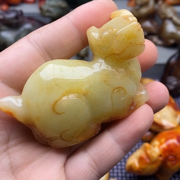 未镶嵌蛇纹石玉颈饰