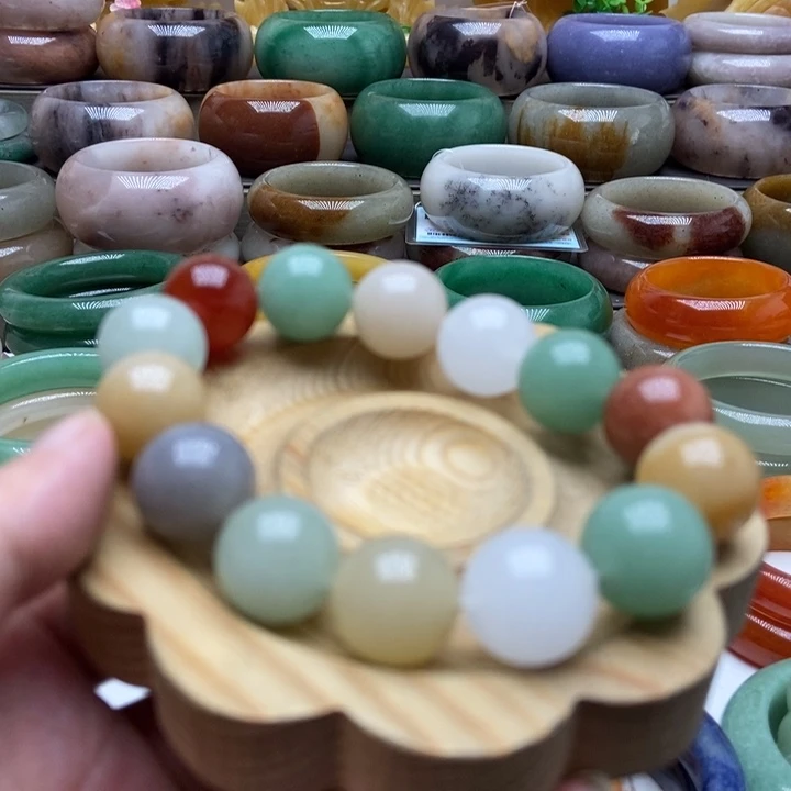 未镶嵌手镯石英质玉