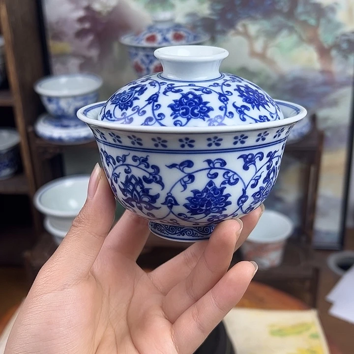 陶杯子青花缠枝莲盖碗