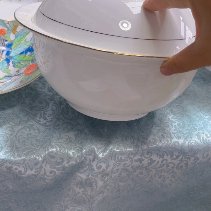 瓷片金镶玉九寸汤锅一个