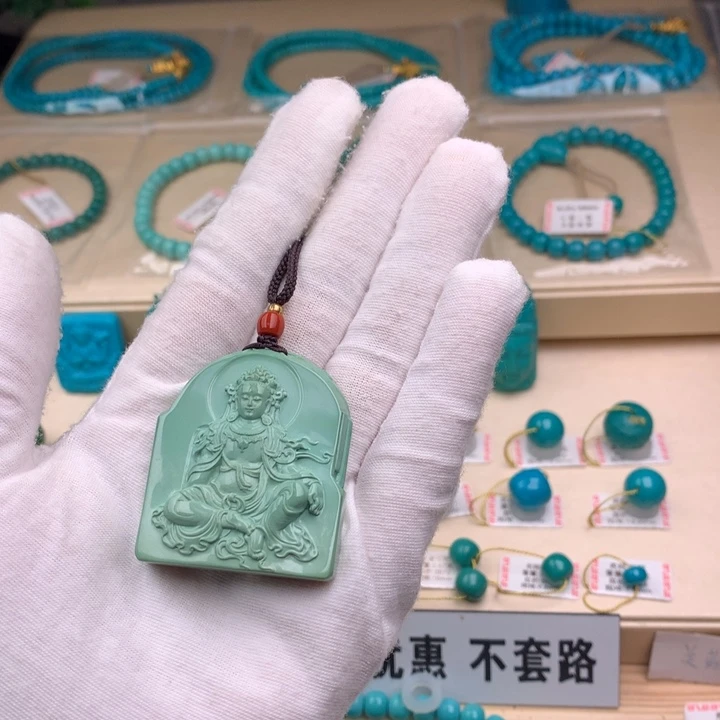 18K金镶嵌绿松石珠宝奇石