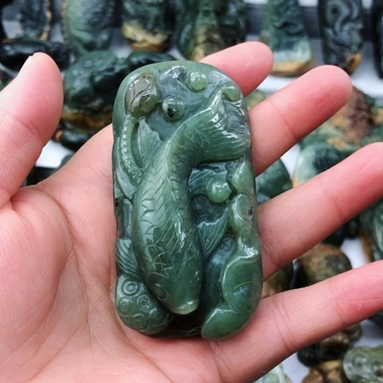 未镶嵌岫岩老玉（透闪石质玉）把件