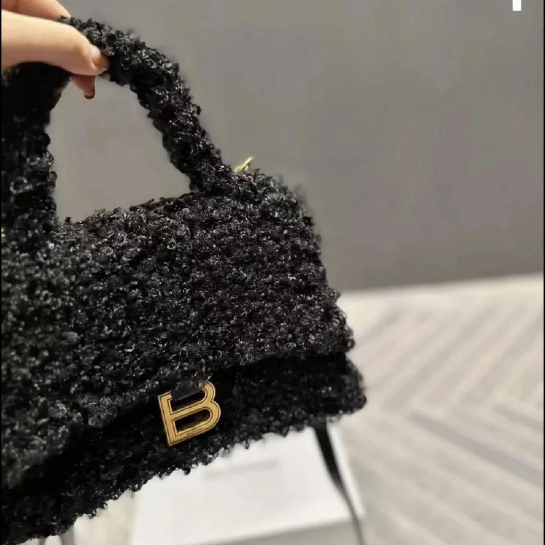 95新 Balenciaga/巴黎世家 阿白奢品/巴黎世家 毛毛黑金xs沙漏包