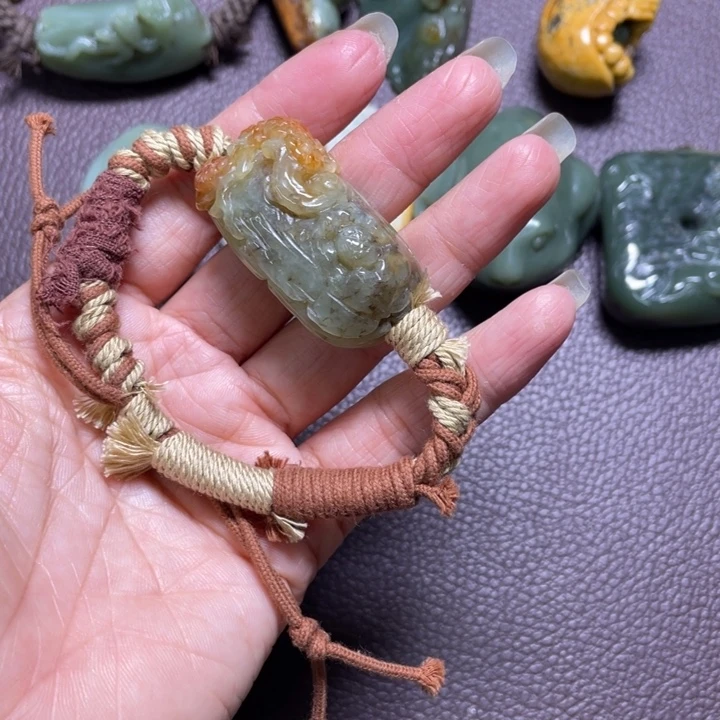 吧***酱岫岩老玉（透闪石质玉）未镶嵌颈饰
