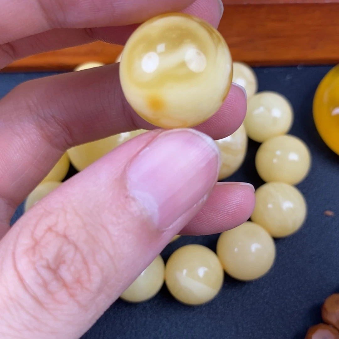 琥珀未镶嵌裸石微瑕24