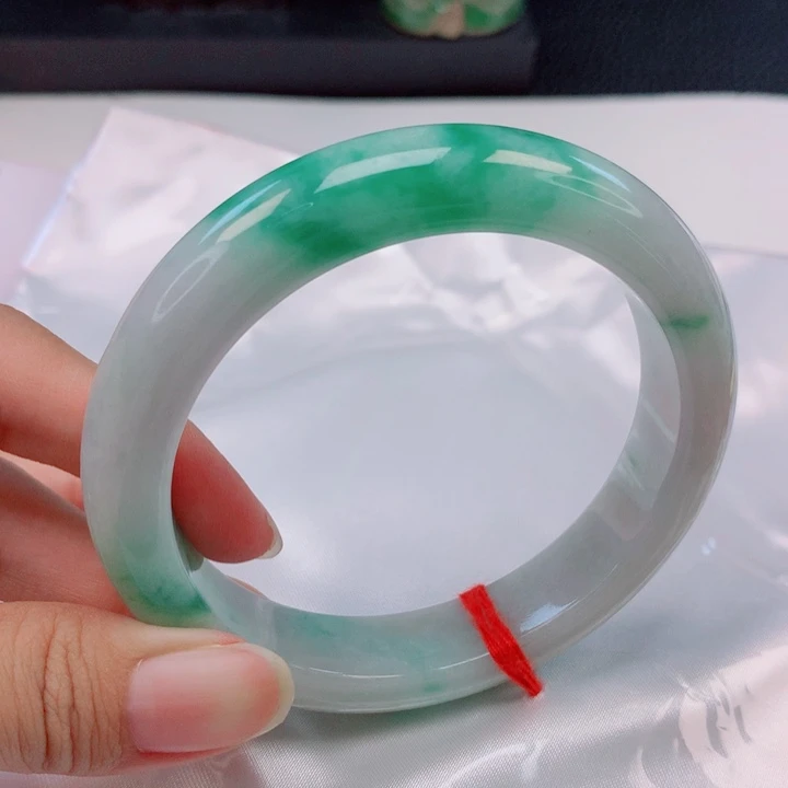珍***惜未镶嵌手镯翡翠60+圈