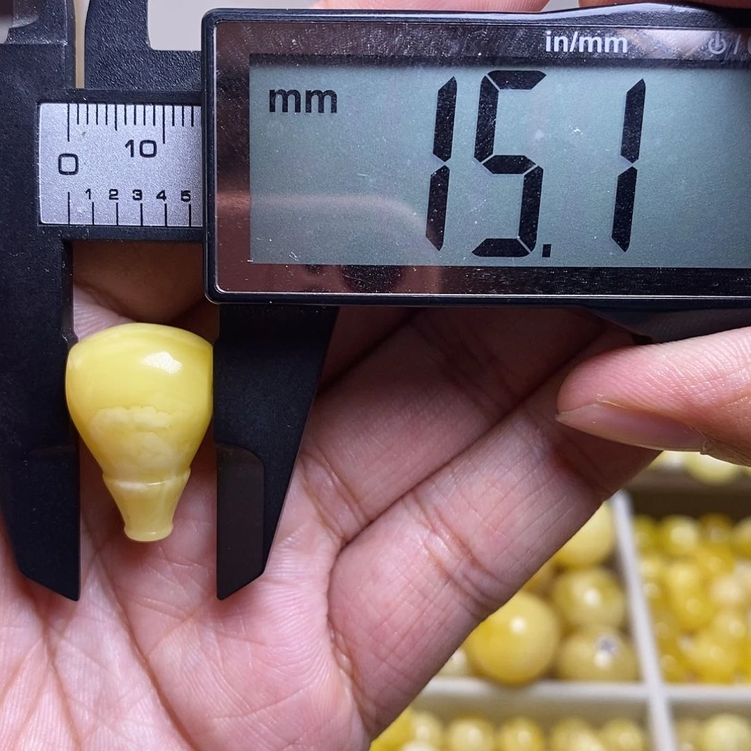 裸石琥珀未镶嵌加****.蜜蜡三通