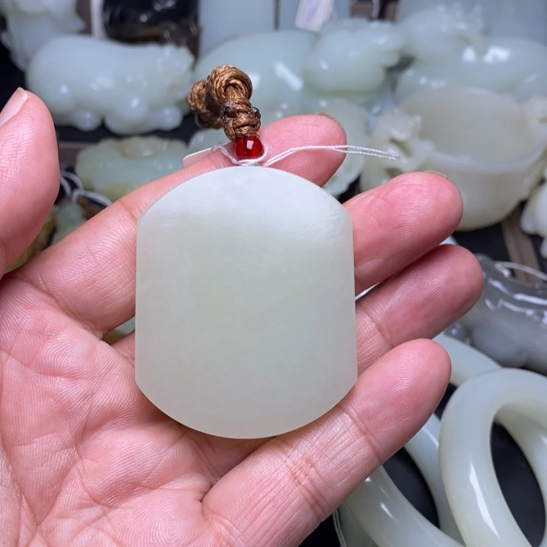 【闪购商品】颈饰未镶嵌和田玉