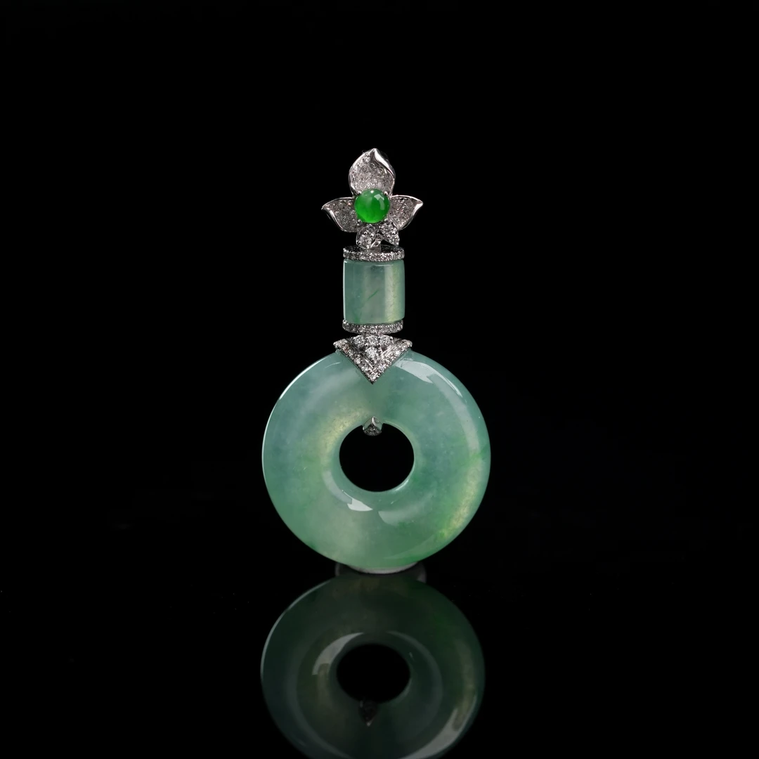 YQR038   晴水怀古玉扣  翡翠挂件