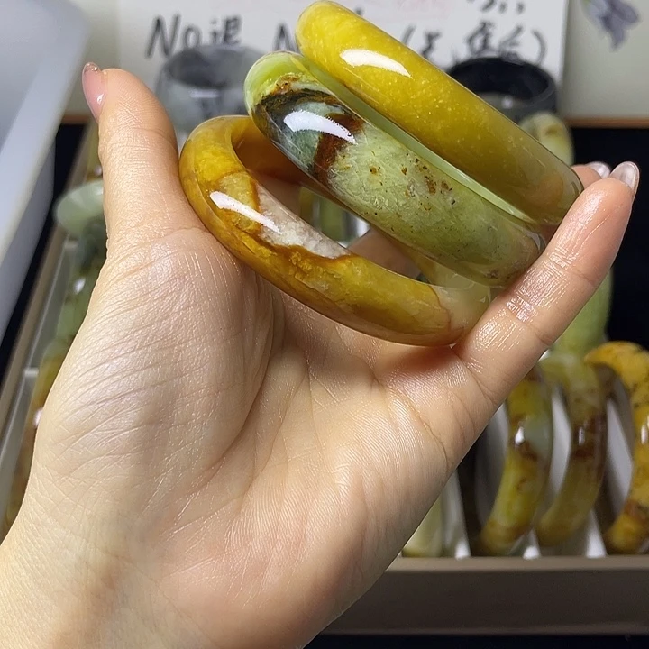 娟***0蛇纹石玉未镶嵌手镯