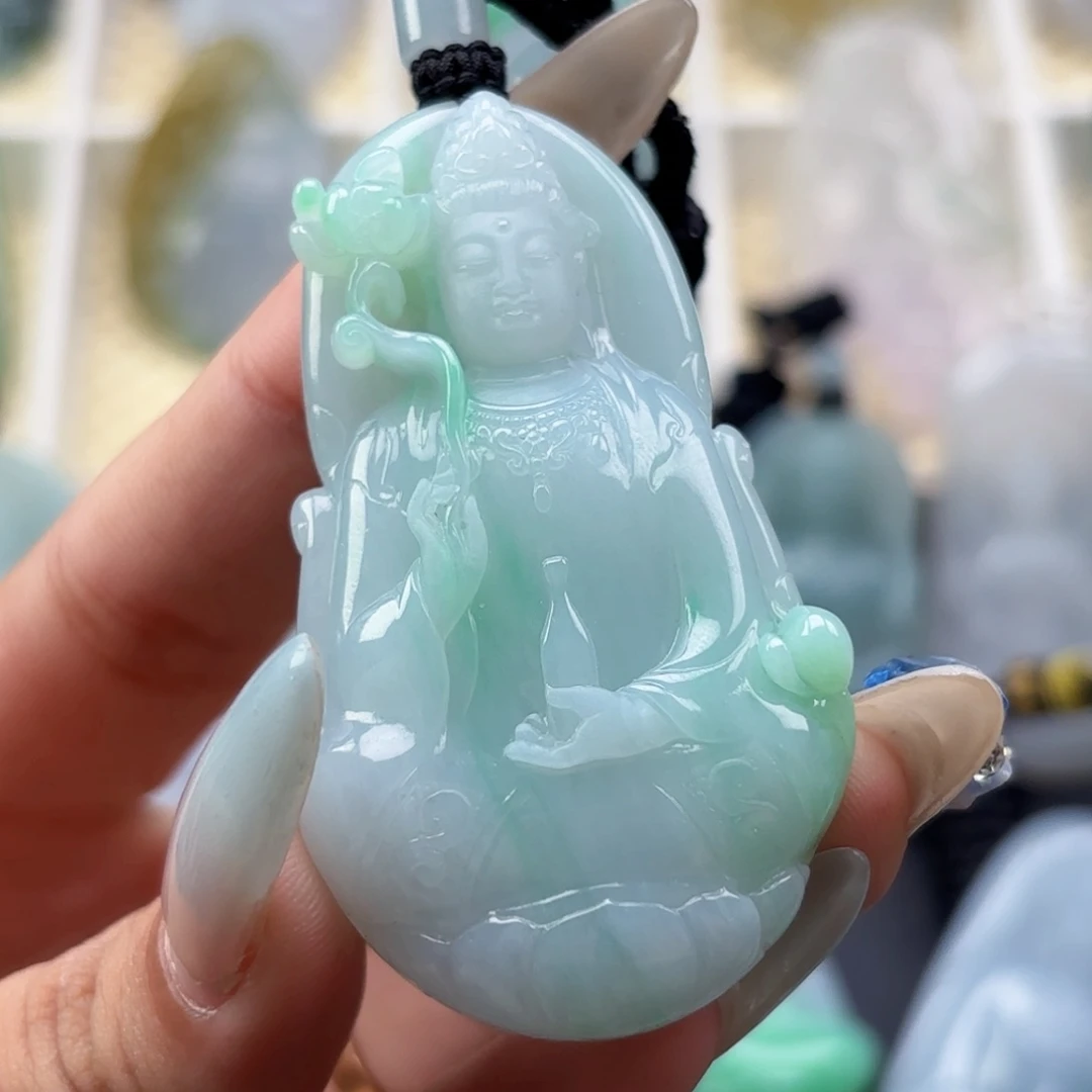 翡翠未镶嵌颈饰观音