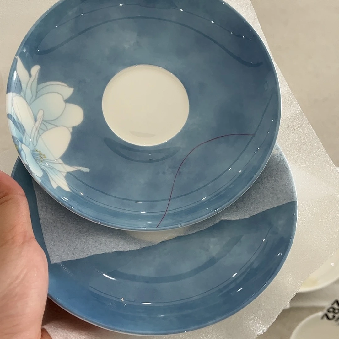 瓷片324两，全场微瑕介意慎拍