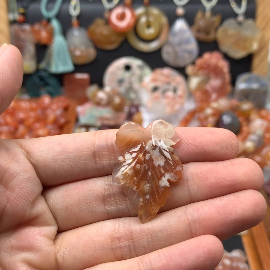查罗石合金颈饰不*