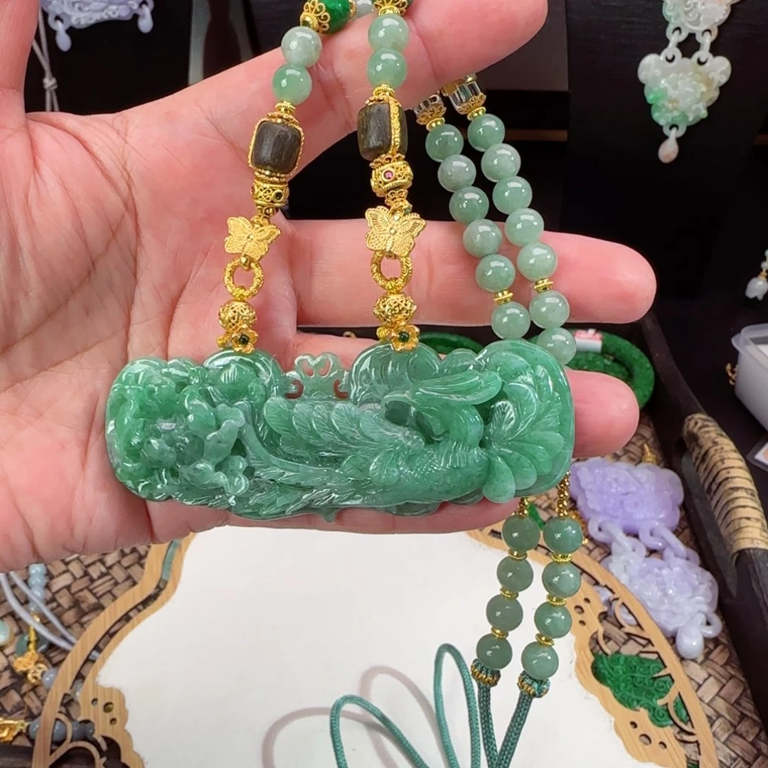 翡翠颈饰未镶嵌仿古