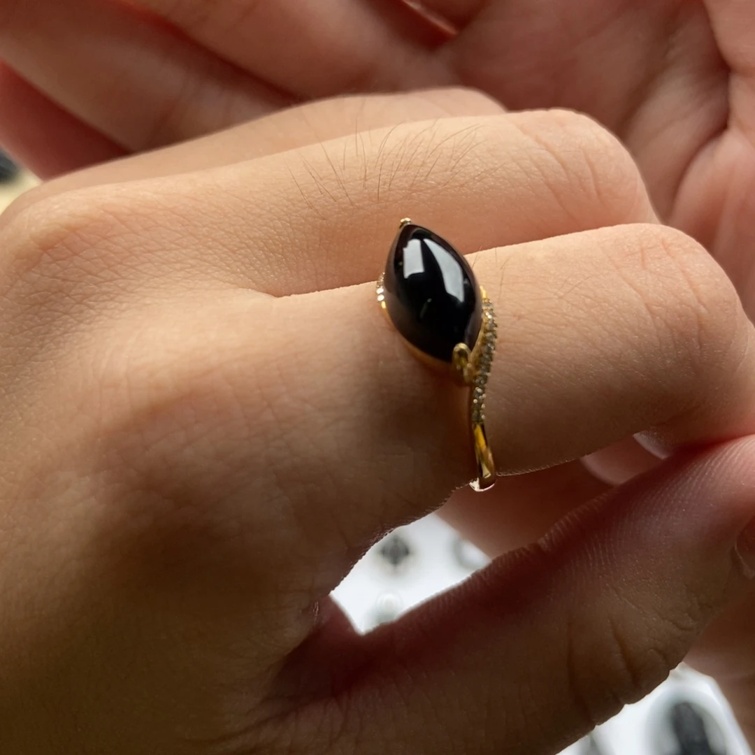 18K金镶嵌戒指翡翠马眼戒指