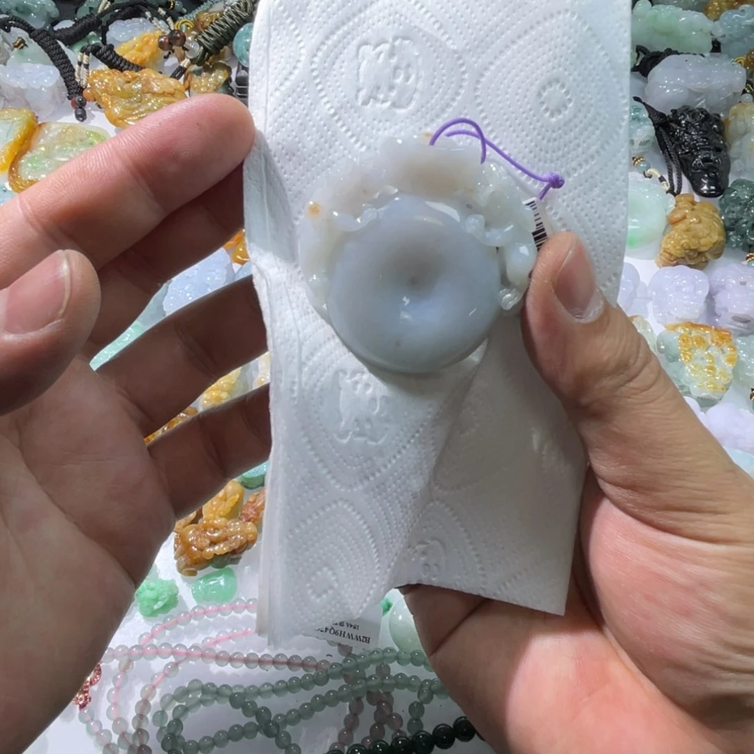 翡翠颈饰未镶嵌天然