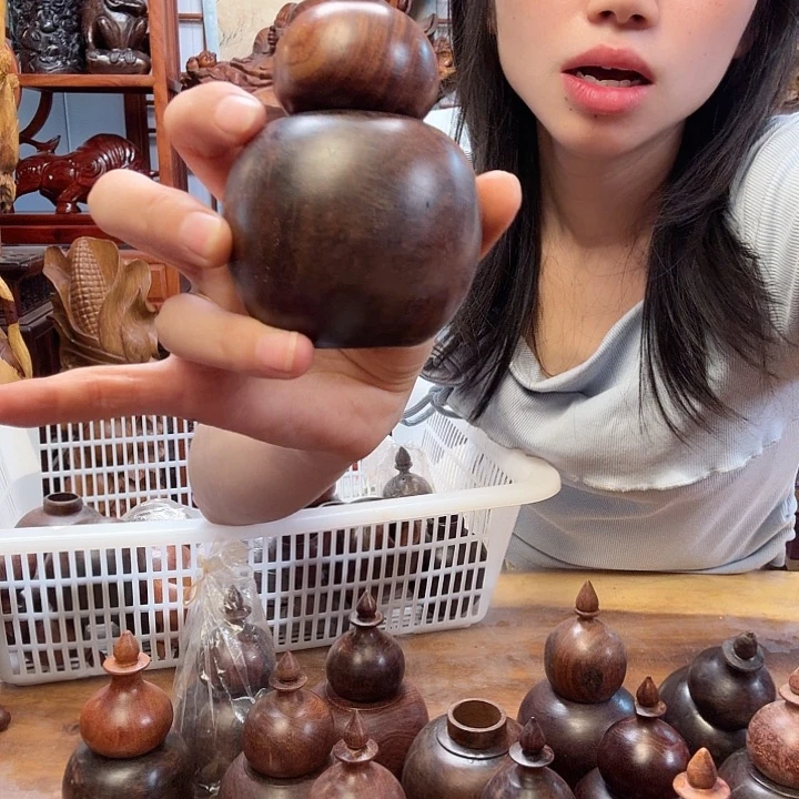 工艺品大红酸枝牙签一个