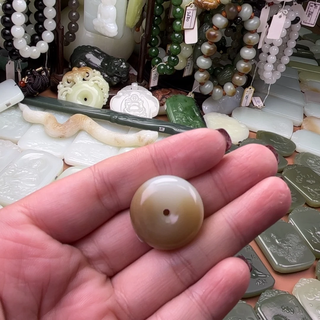 榴***࿐和田玉未镶嵌颈饰