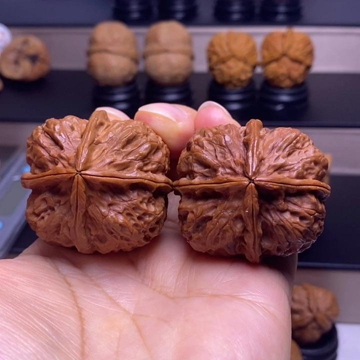 文玩核桃把件洛神牡丹四楞31