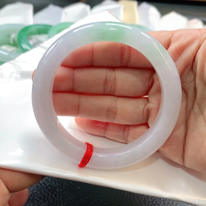 翡翠手镯未镶嵌5556565656