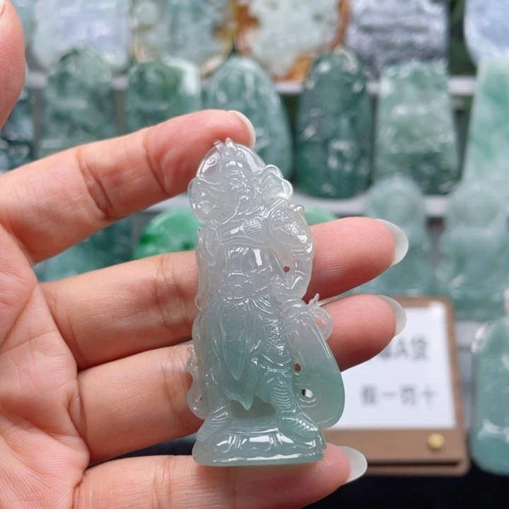 颈饰未镶嵌翡翠关公