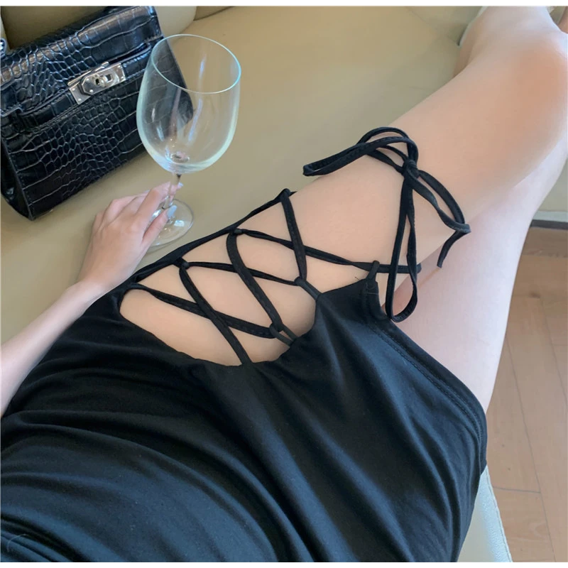 2025春季新款设计感修身吊带裙chic气质性感纯欲辣妹开叉包臀短裙