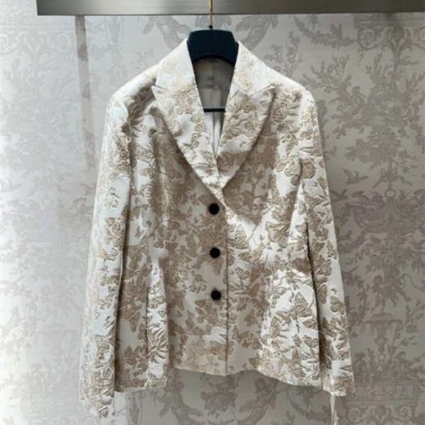 黑色黑金蝴蝶翻领西装外套