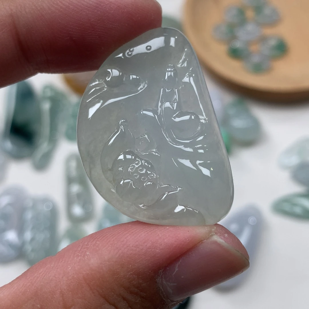 吊坠(不含链)未镶嵌翡翠