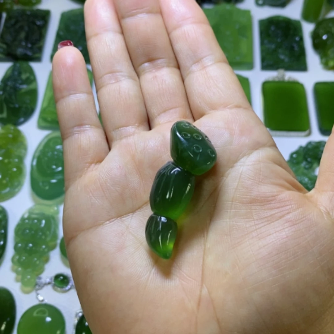 【闪购商品】蛇纹石玉颈饰未镶嵌