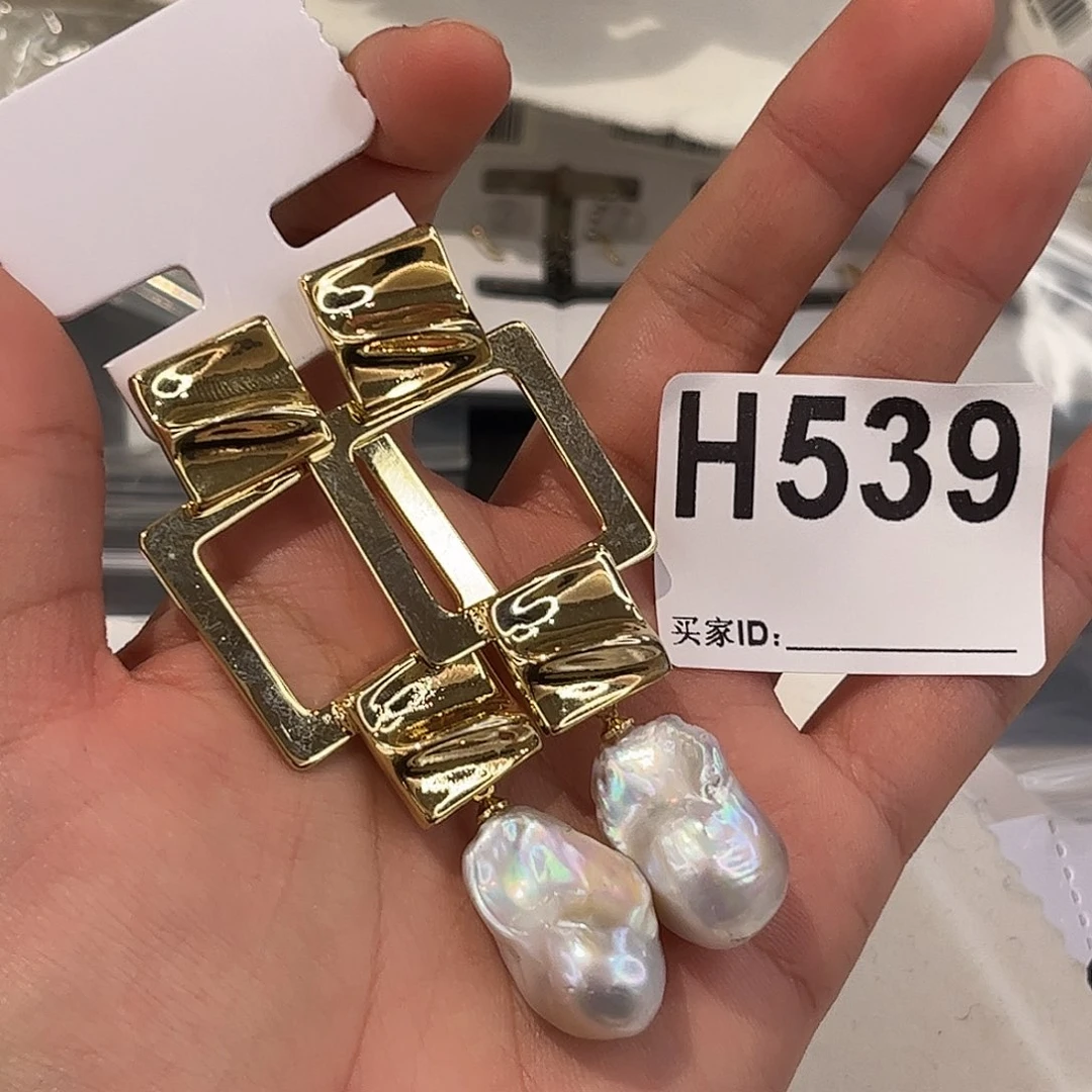 淡水珍珠耳饰合金