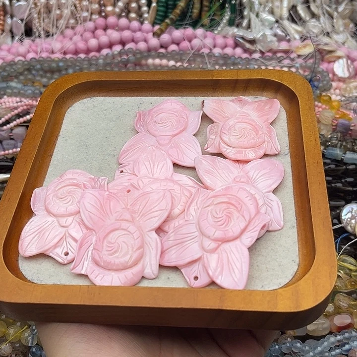 玛瑙/玉髓未镶嵌珠宝半成品2个粉贝壳吊坠