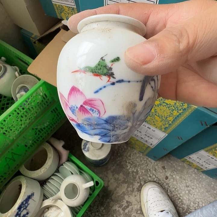 楓****景德镇荷花鸟茶叶罐 1 个