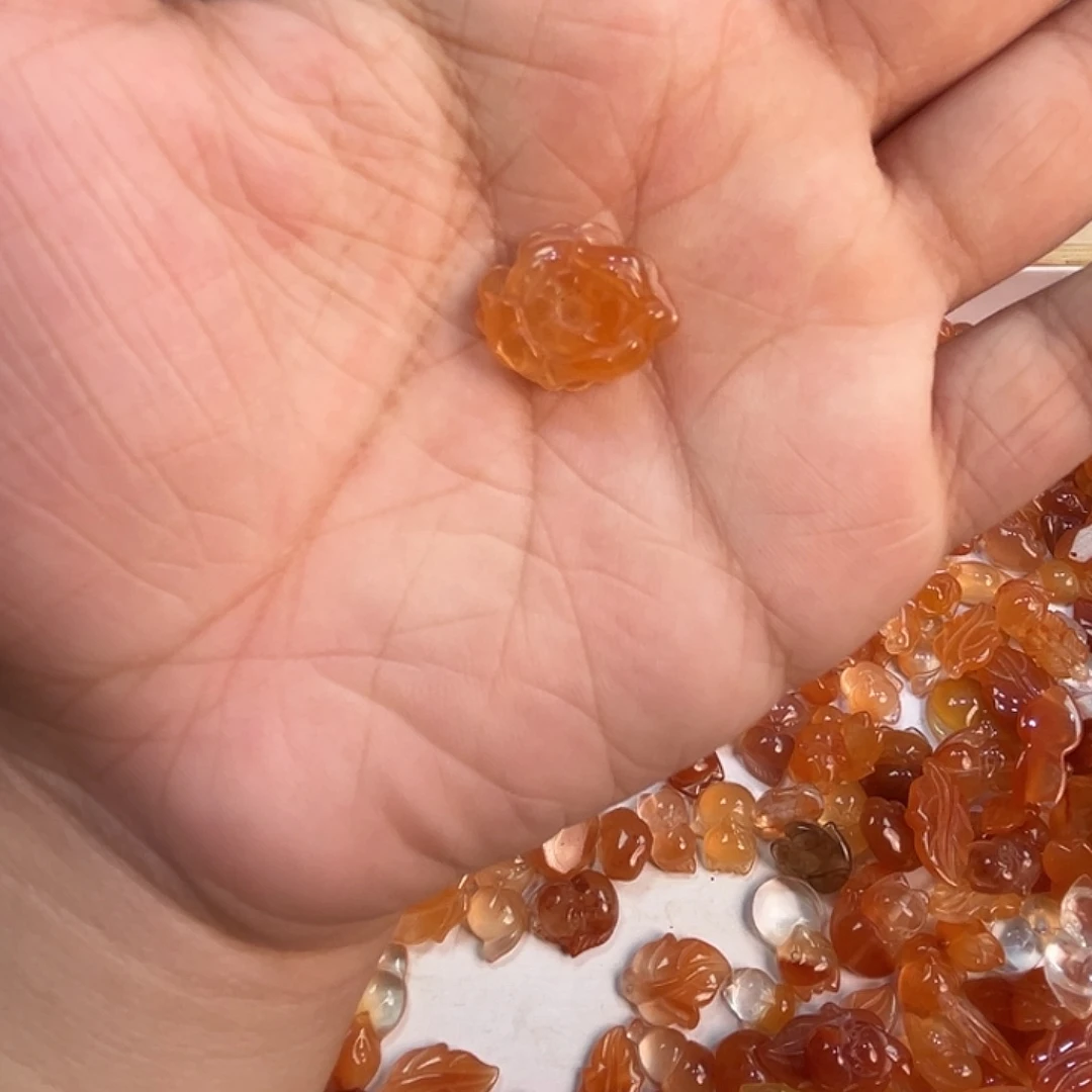 颈饰水晶未镶嵌兔毛