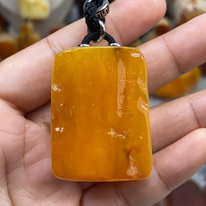 【闪购商品】琥珀颈饰未镶嵌