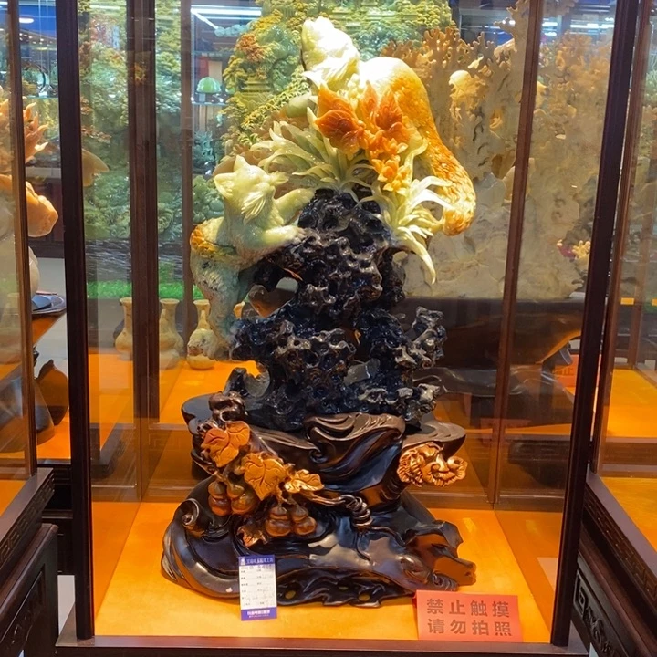 蛇纹石玉未镶嵌摆件