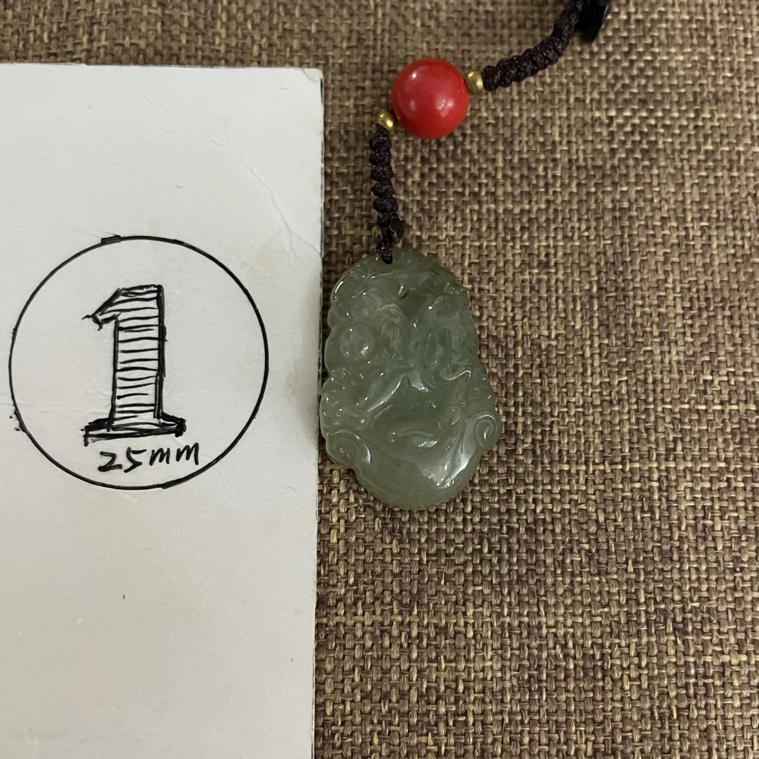 冰糖黄猪牌翡翠挂坠