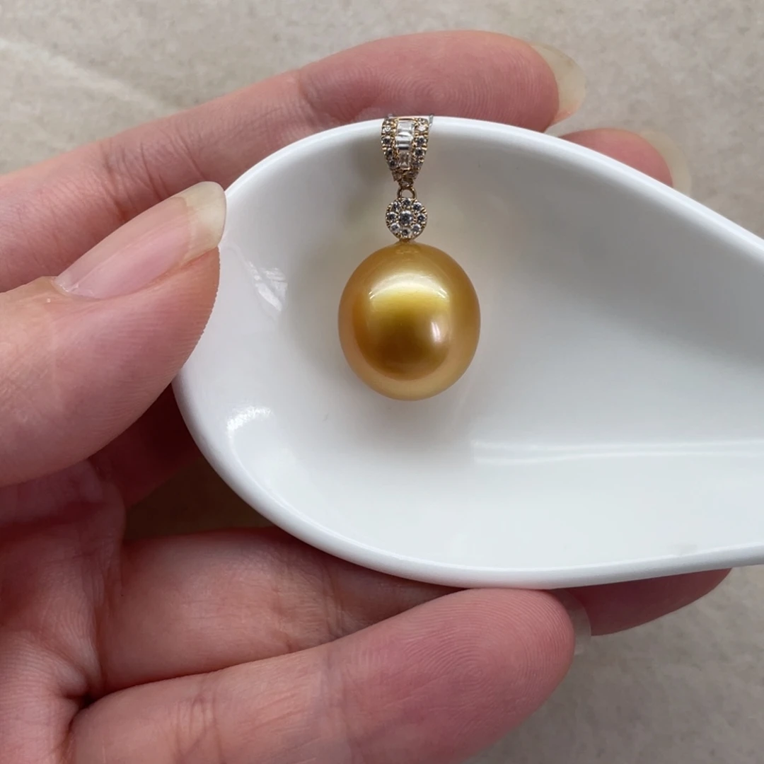 18K金镶嵌海水珍珠吊坠(不含链)14.0mm