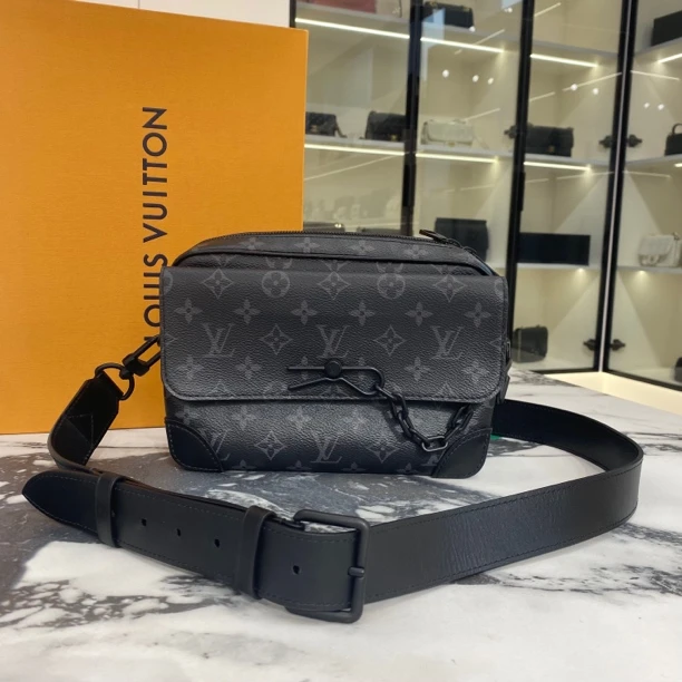 99新 LouisVuitton/路易威登 steamer黑武士邮差包单肩包