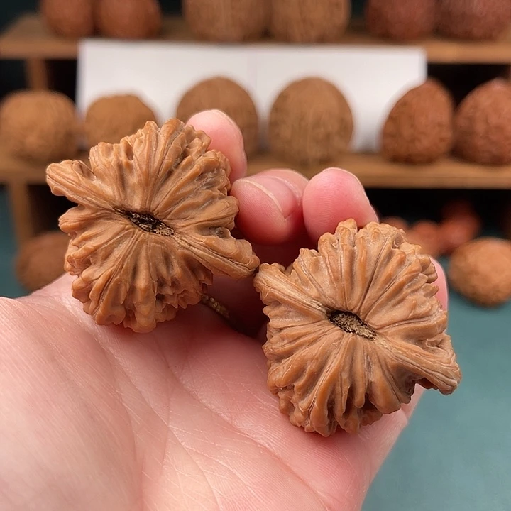 把件文玩核桃42.5/43尺平谷四座楼三角桩