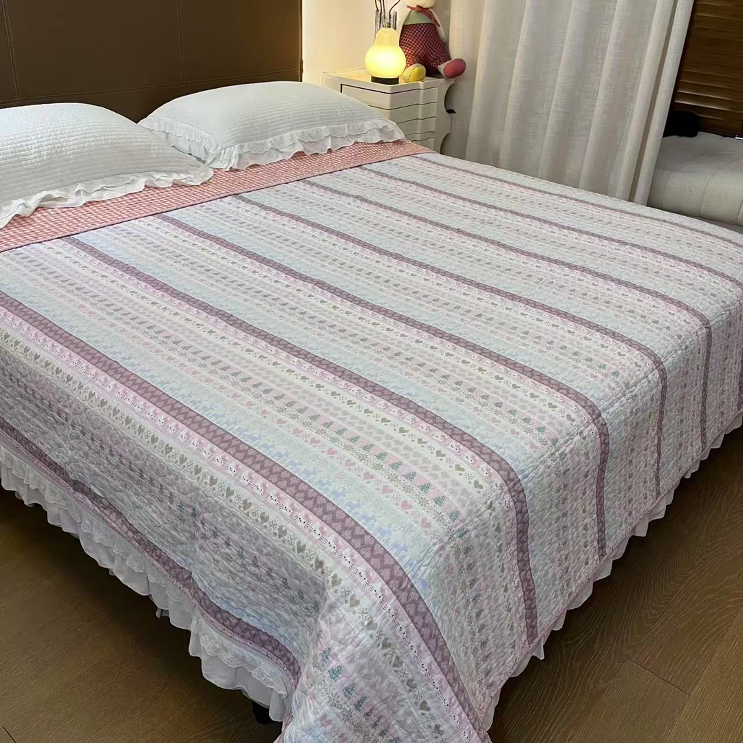 凯蒂猫150-200斜纹棉绗缝夹棉床盖可铺可盖