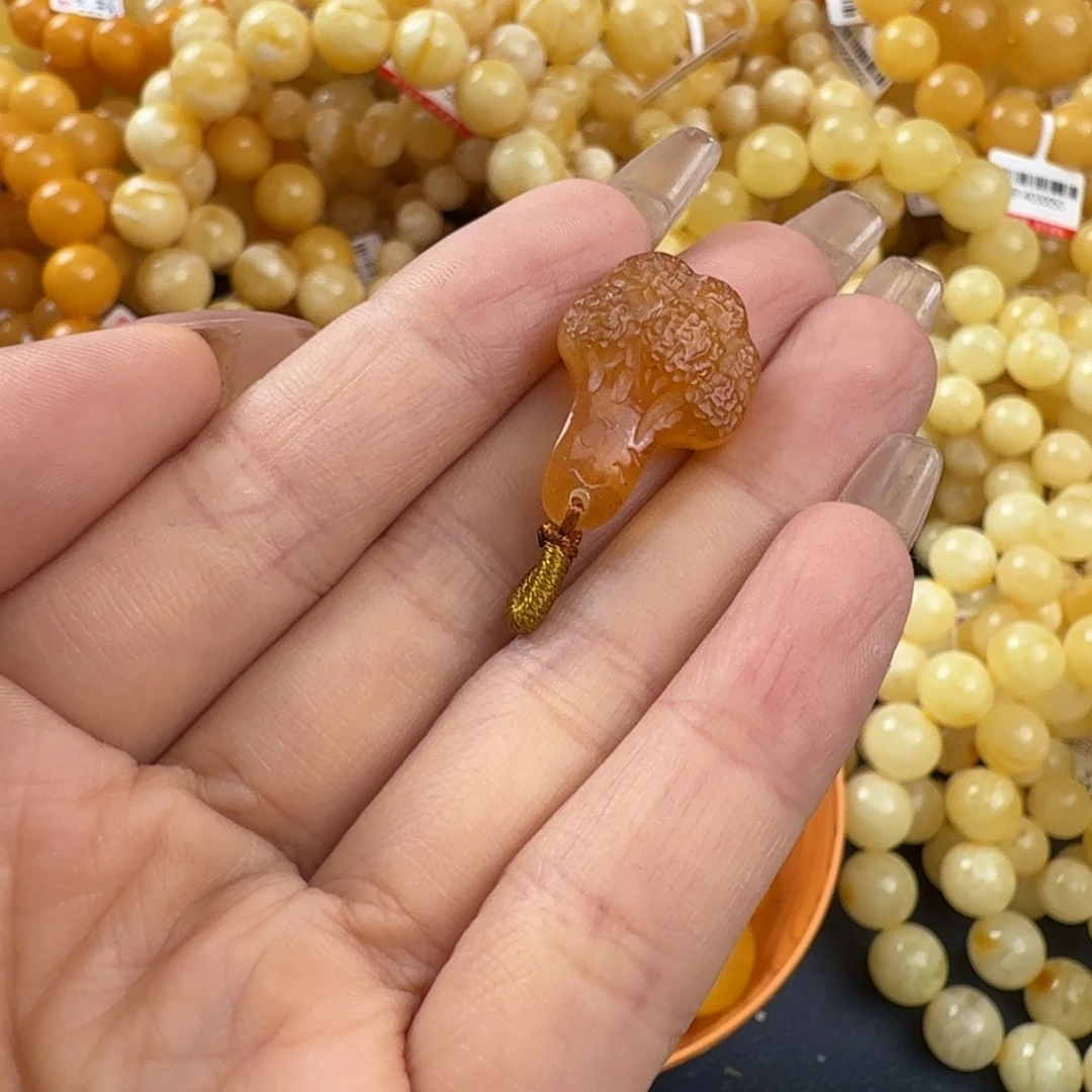 琥珀未镶嵌珠宝奇石